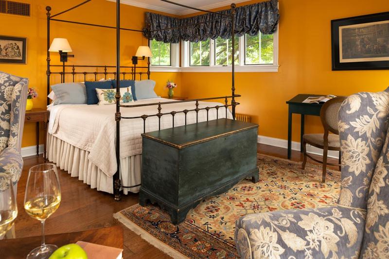 Ashby Inn & Restaurant - King Suite With Balcony