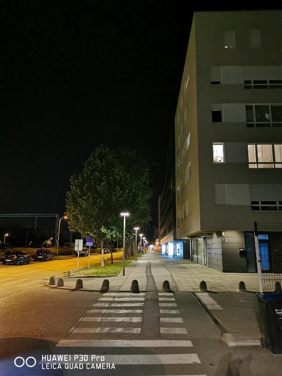 Fotografie z fotogalerie ubytování CITY CENTER PEARL #new#free reserved parking in garage elevator direct access#business and pleasure#city view&balcony&sunny&cafes&markets&tram#city center#working room#2 toliets#2 bedrooms v Záhřebu