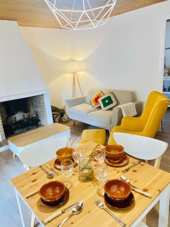 Posedenie v ubytovaní Apartamento rural Meaus