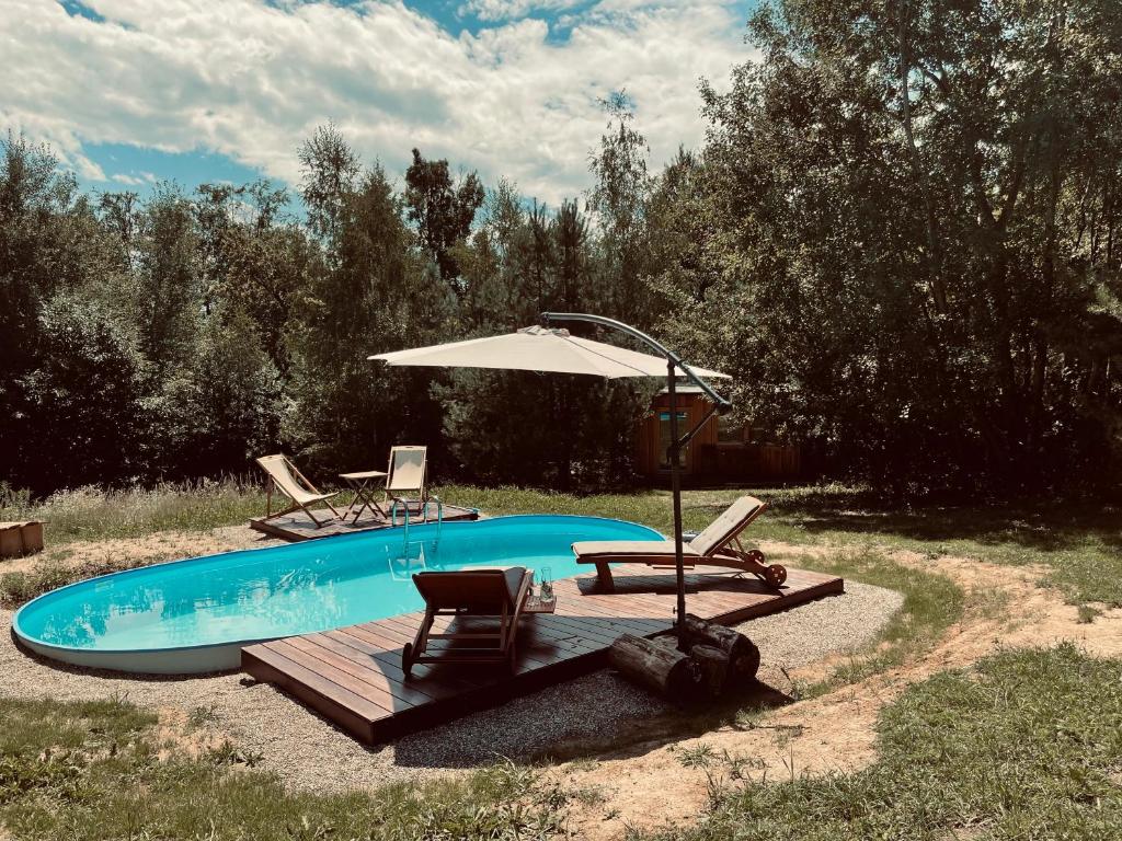 Bassein majutusasutuses Boutique Glamping Divja DiVine või selle lähedal