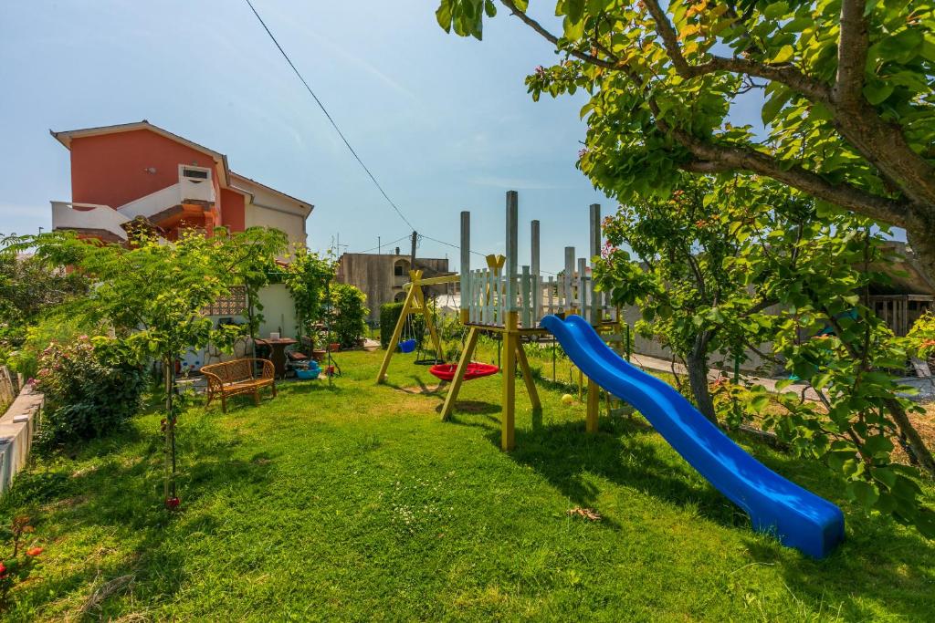 Herní místnost nebo prostor pro děti v ubytování Apartments Lino
