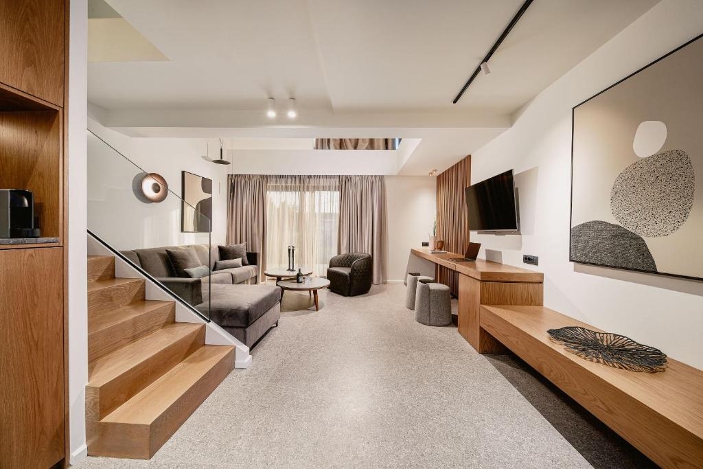 
Deluxe Junior Studio
