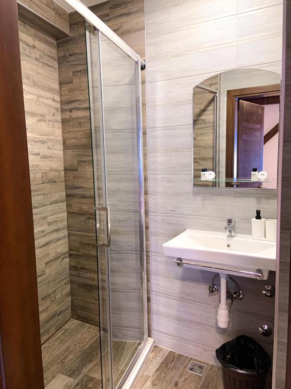 Un baño de Apartments HAN Alifakovac-Sarajevo
