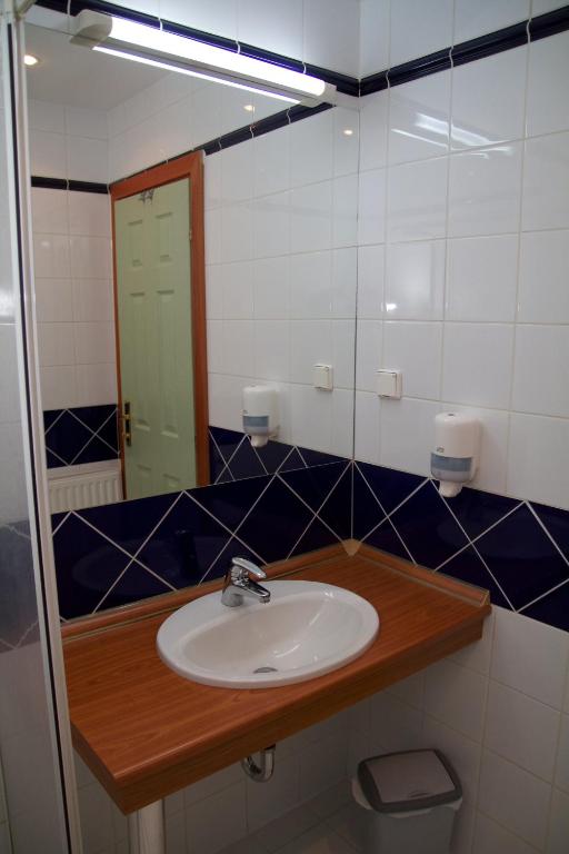 Koupelna v ubytování Platán Hotel