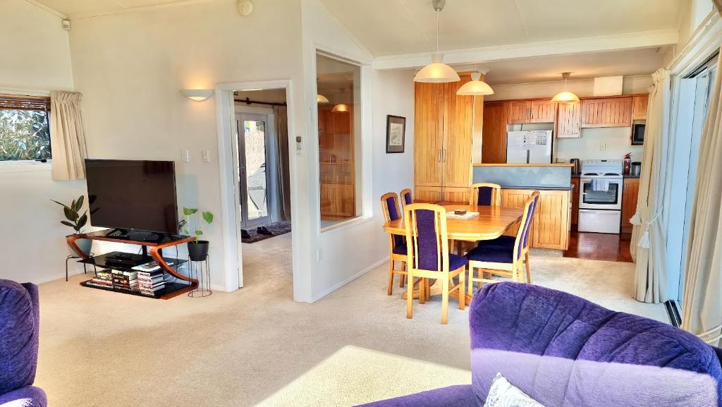 Kuchyň nebo kuchyňský kout v ubytování Kimberley Three - Nelson Waterfront Penthouse