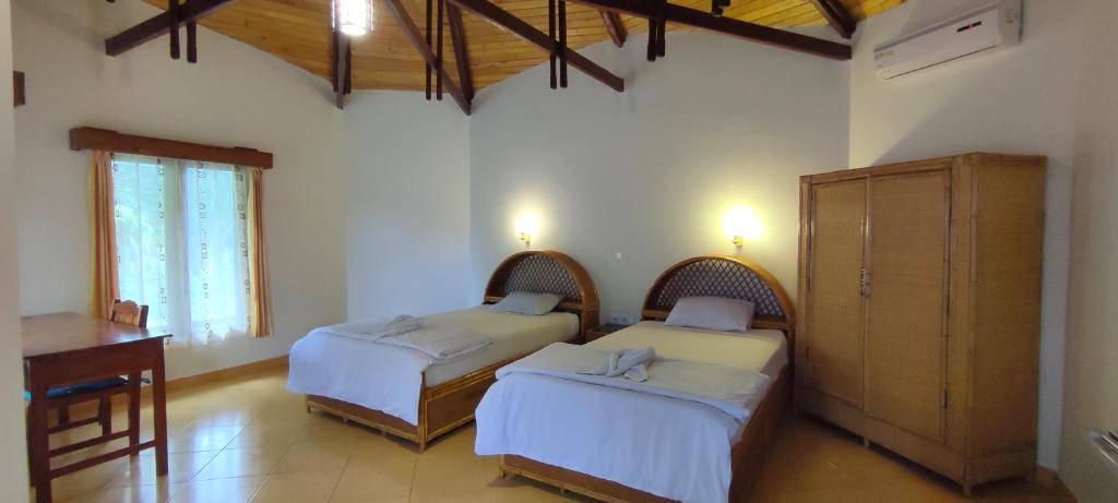 Bara Beach Bungalows - Deluxe Twin Room
