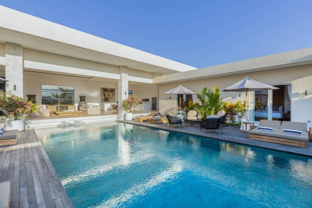 Bazén v ubytování Costa Azzurra Villas by BaliSuperHost nebo v jeho okolí