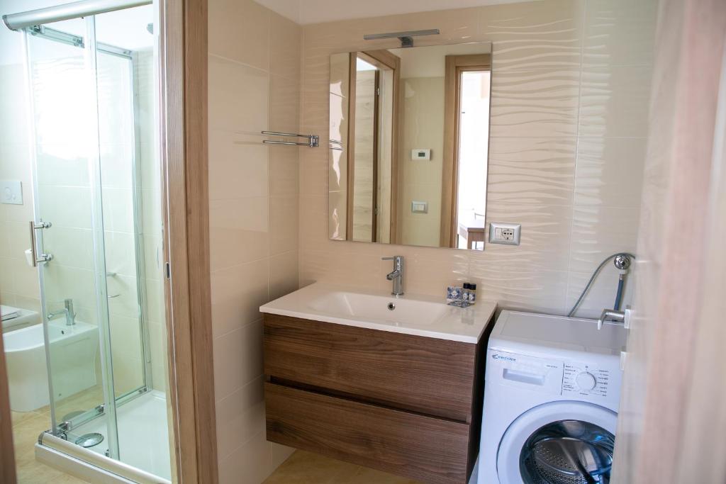 A bathroom at Casa vacanze CASA DOLCE CASA - Foglia Argento