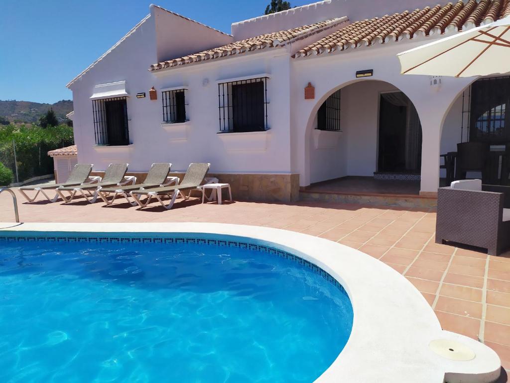 Casa rural Torrox Málaga con piscina y barbacoa privada ...