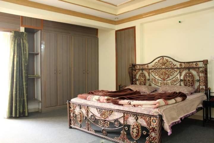 Imagen de la galería de Akbar International View Hotel, en Muzaffarabad