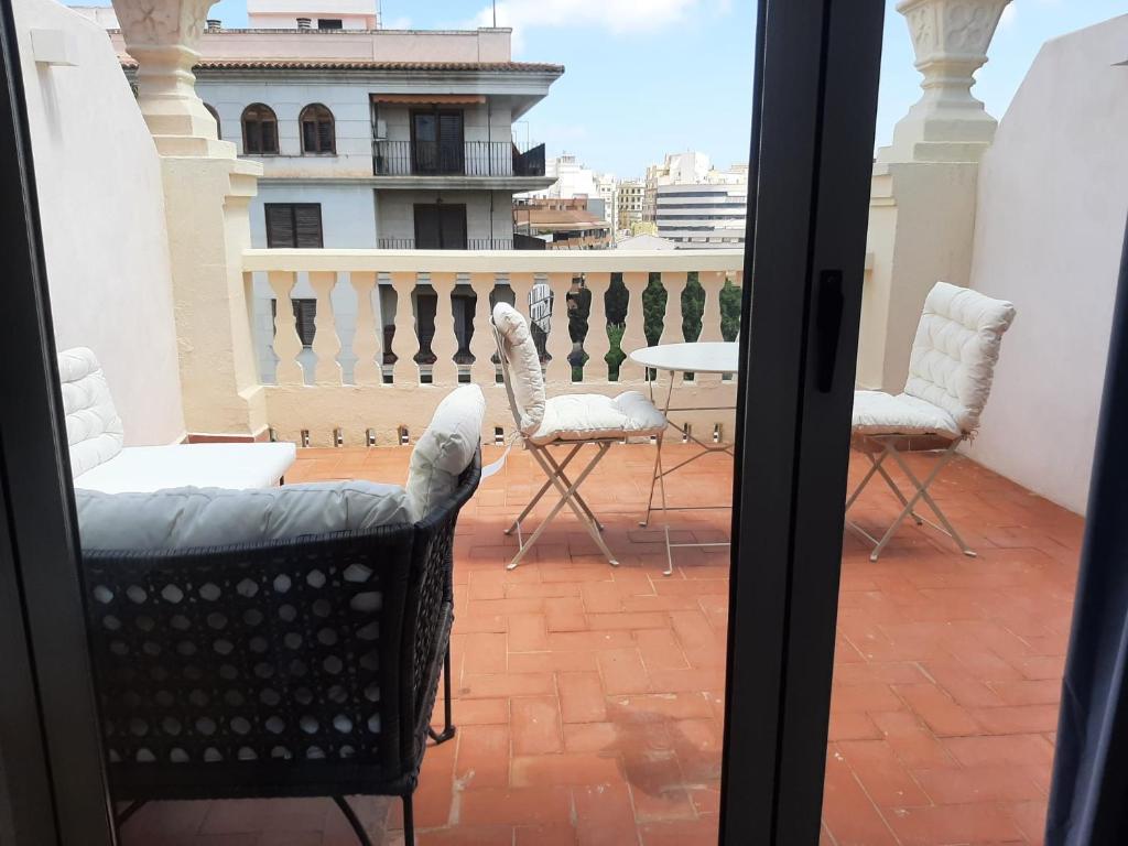 A balcony or terrace at Bonito estudio en el centro de Valencia
