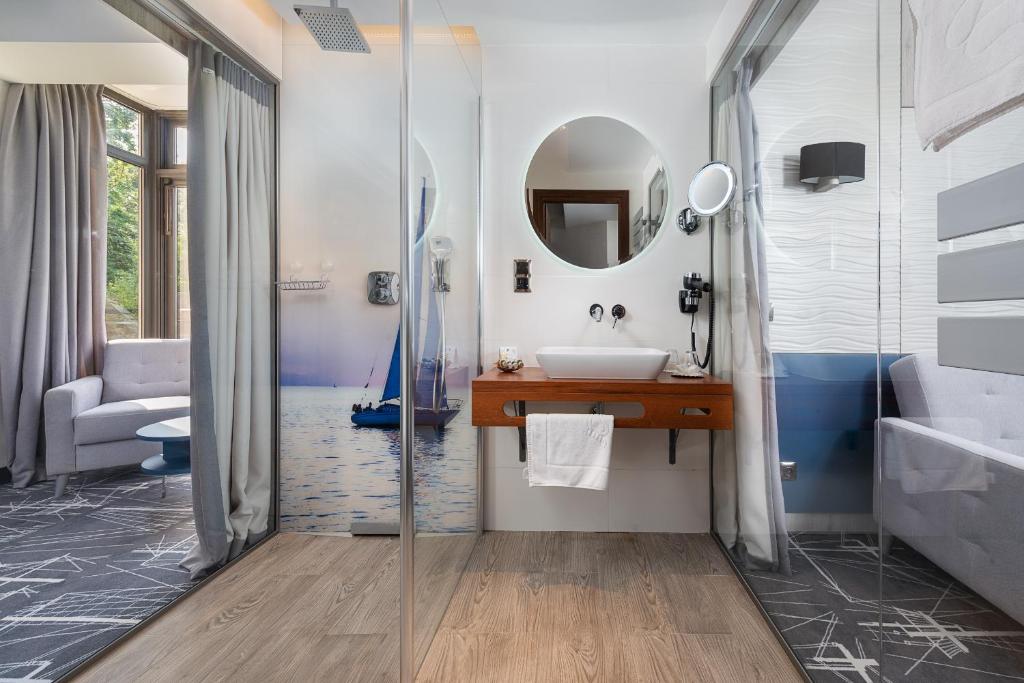 Koupelna v ubytování Hotel Faleza - z widokiem na morze