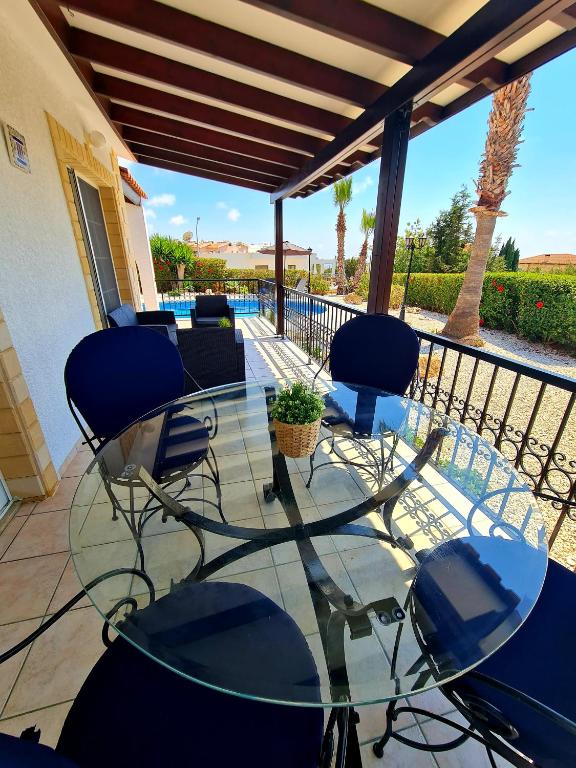 Balkón nebo terasa v ubytování Villa Elysium, 3 bedrooms, pool, sea view & wifi