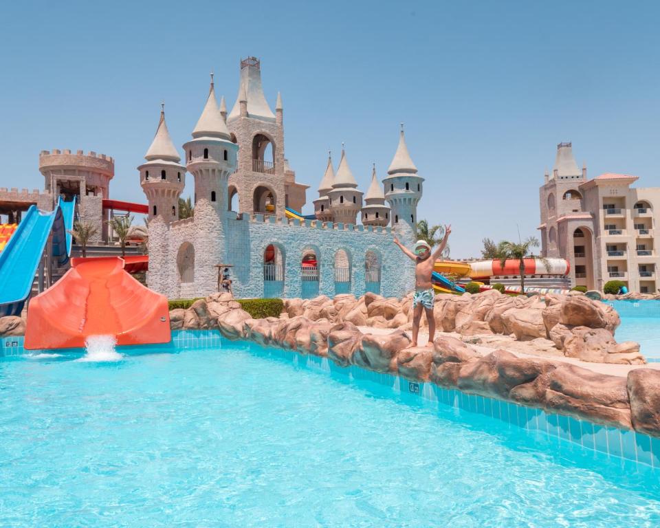 Bazén v ubytování Serenity Alma Heights - Ex Serenity Fun City nebo v jeho okolí