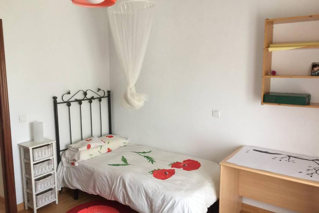 Postel nebo postele na pokoji v ubytování Chalet en el Alto de La Hayuela-Udías