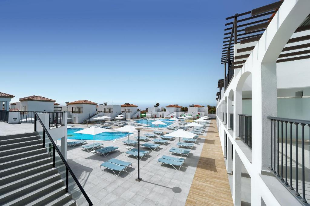 The swimming pool at or close to Broncemar Beach Suites