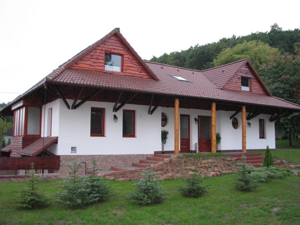 Budova, kde se prázdninový areál nachází