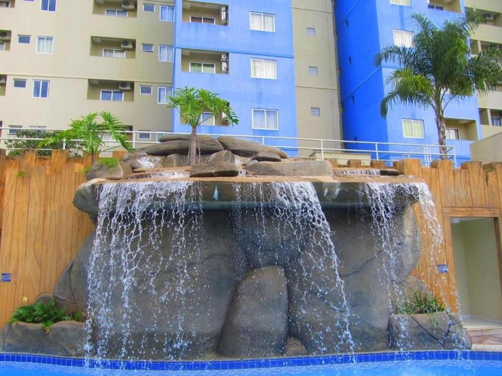A piscina localizada em GOLDEN DOLPHIN Resort - Grand & Express - Caldas Novas - COM TV A CABO - Aguas Termais ou nos arredores