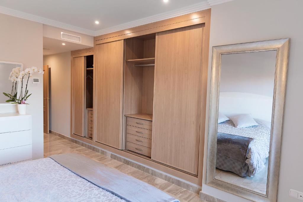 Postel nebo postele na pokoji v ubytování Marina Luxury Apartment