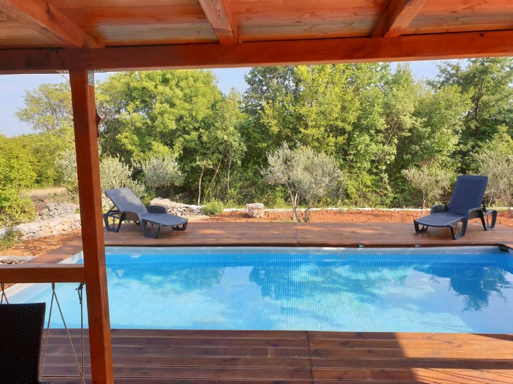 Bazén v ubytování Luxury mobile villa Melody nebo v jeho okolí