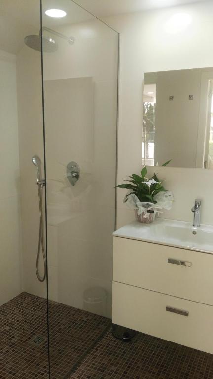 A bathroom at Apartaments Ses Dàlies