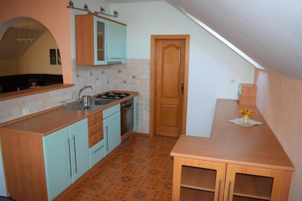 Comenius Apartments - Apartmány na rohu - Apartamento De Dos Dormitorios