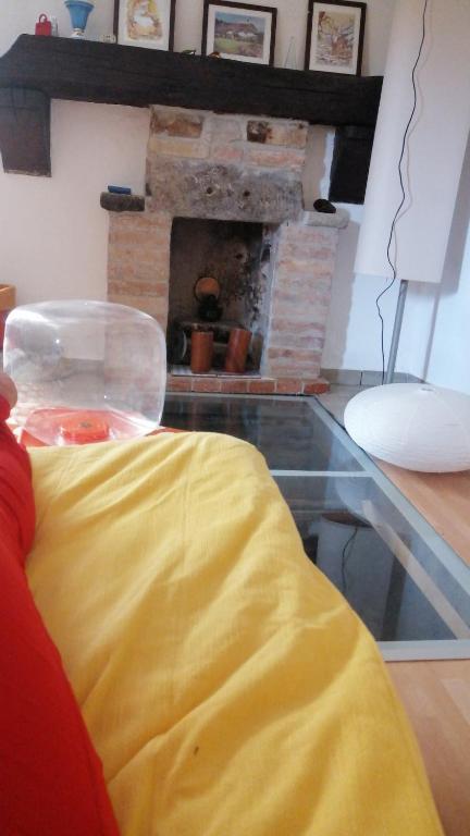 Łóżko lub łóżka w pokoju w obiekcie TRE METR SOPRA IL CIELO ''AcquAria''