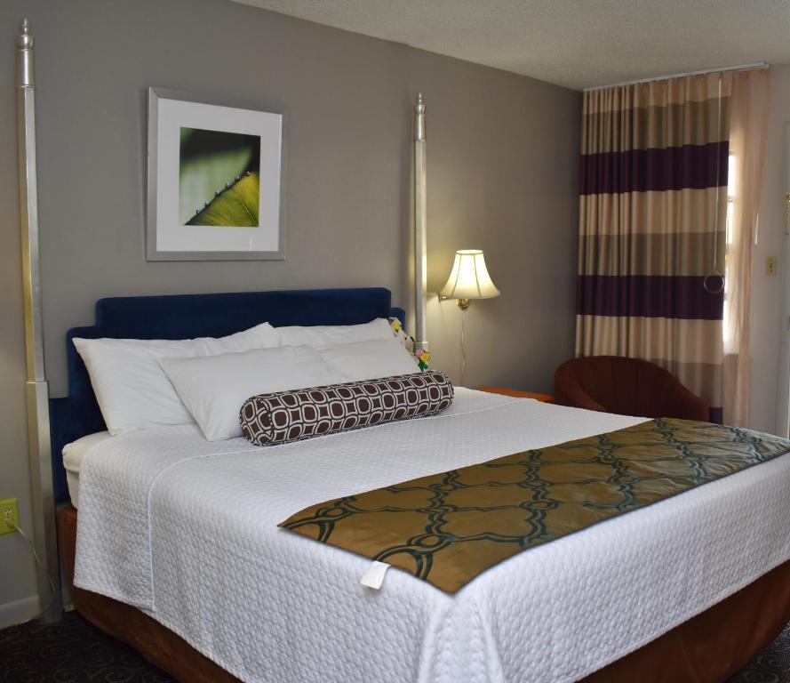 Twi-Lite Inn - Deluxe King Room