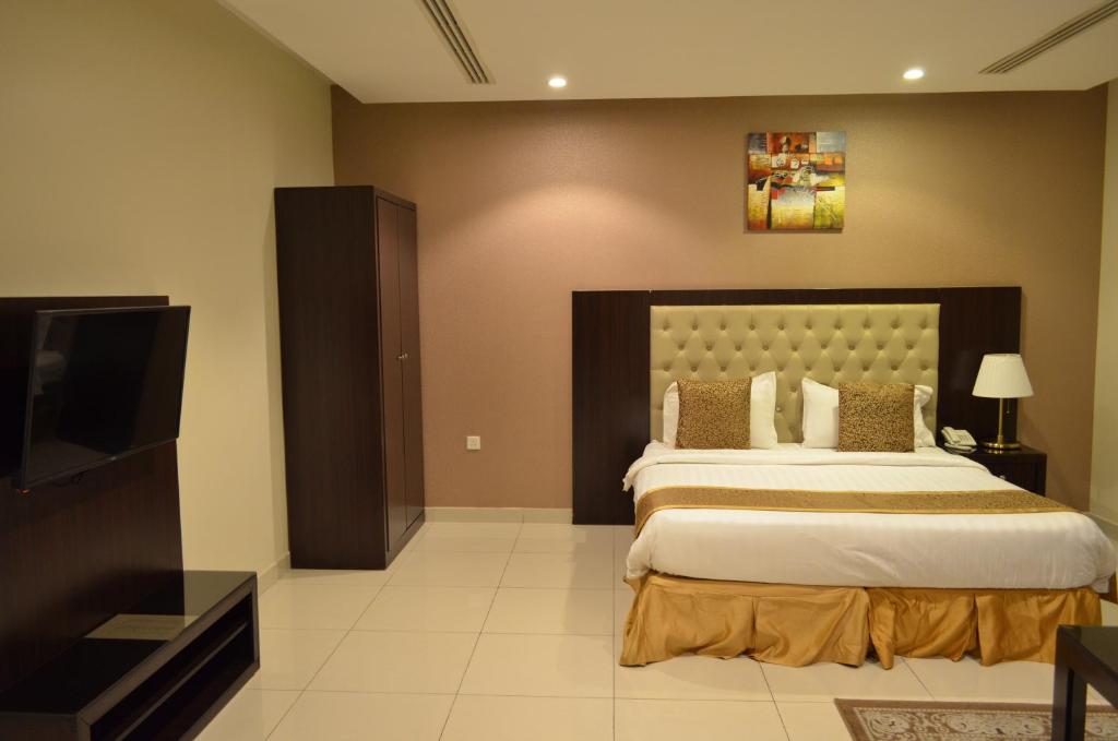 Open Hotel Alolaya - Two-Bedroom Apartment