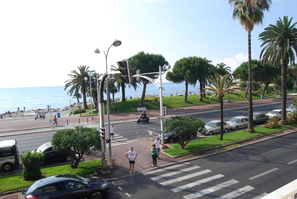 Hôtel Azur - Resim 27