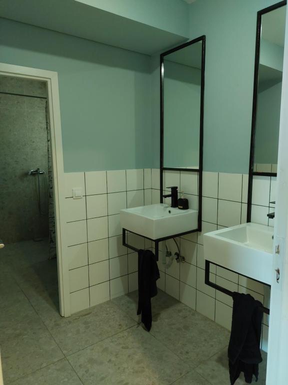 Ein Badezimmer in der Unterkunft BEDWAVE Seaside Mansion