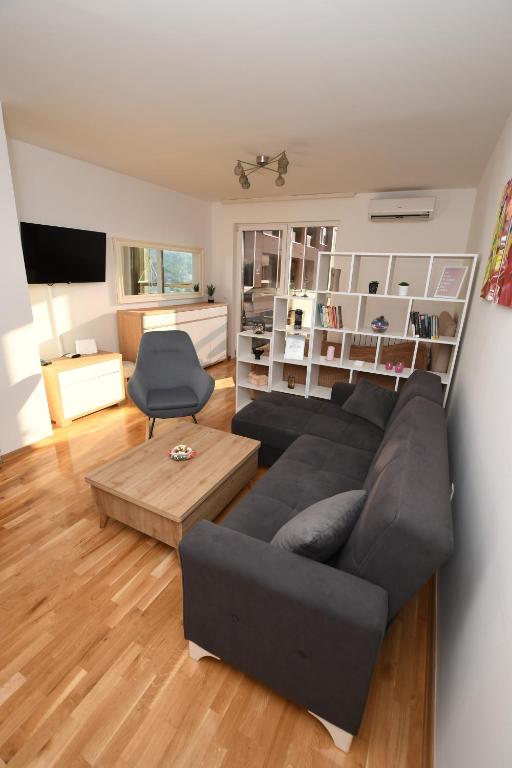 Prostor za sedenje u objektu Sky Way Studio Apartment