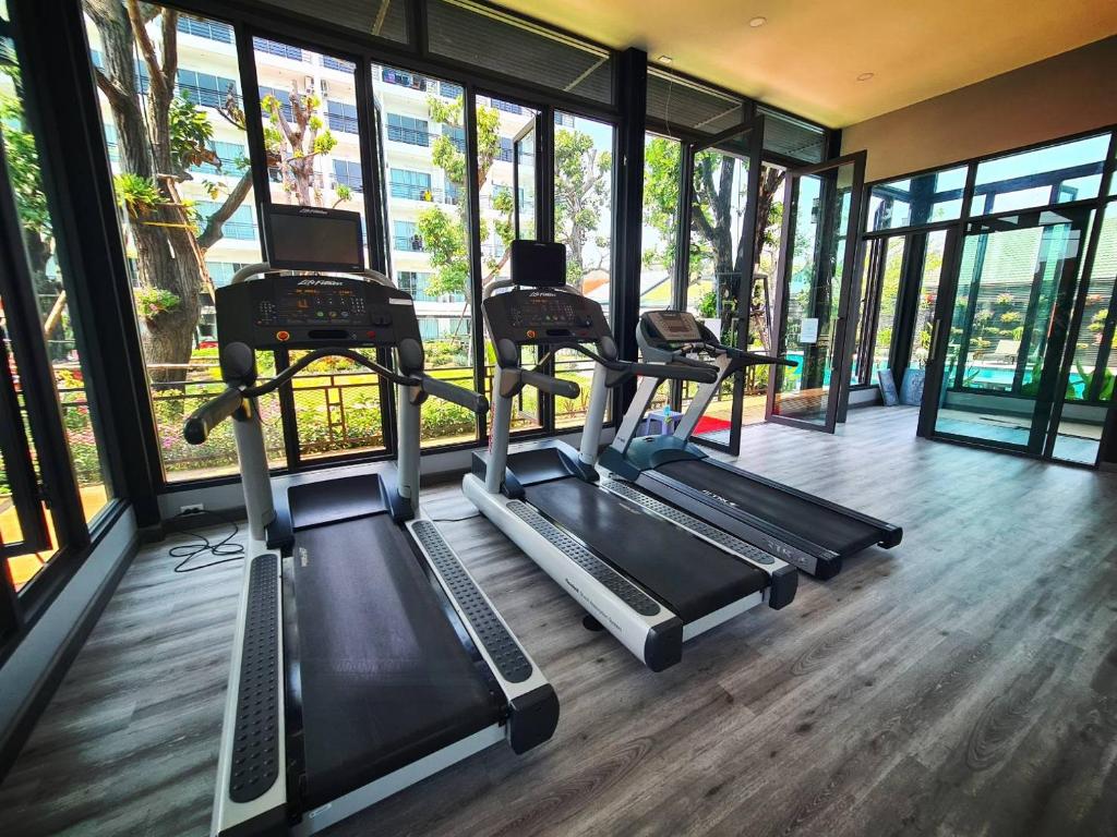Fitness centrum a/nebo fitness zařízení v ubytování UR The Private Huahin