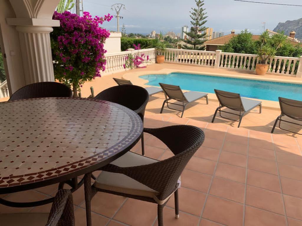 Bazén v ubytování THE BEST HOLIDAY VILLA nebo v jeho okolí
