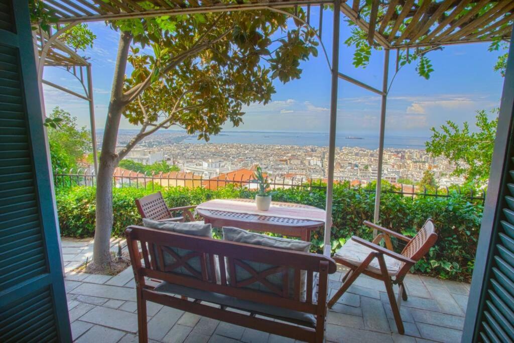Ano Poli stay with private terrace and view, Thessaloniki – Updated 2023  Prices