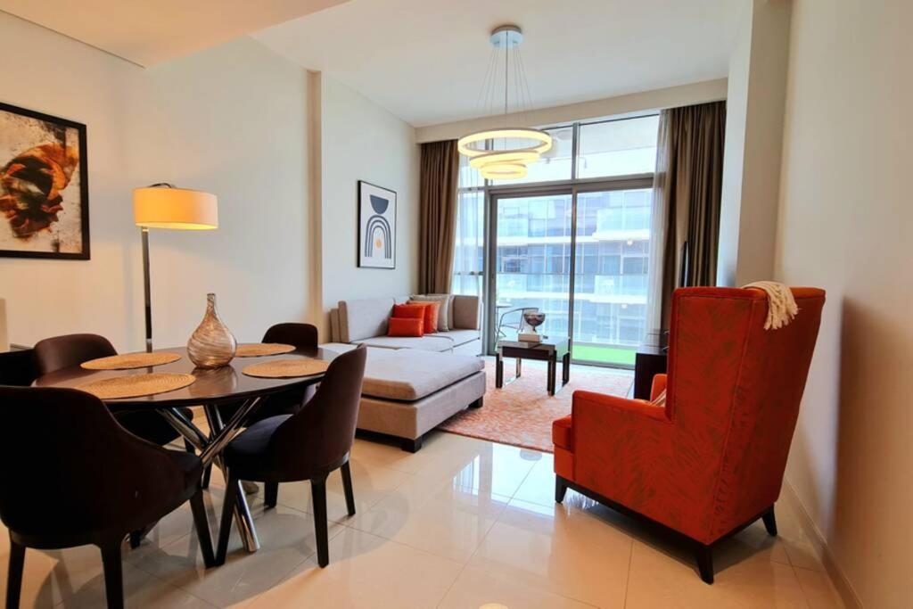 Marco Polo – Serene 1 BR APT amidst Golf Course with Gym & Pool