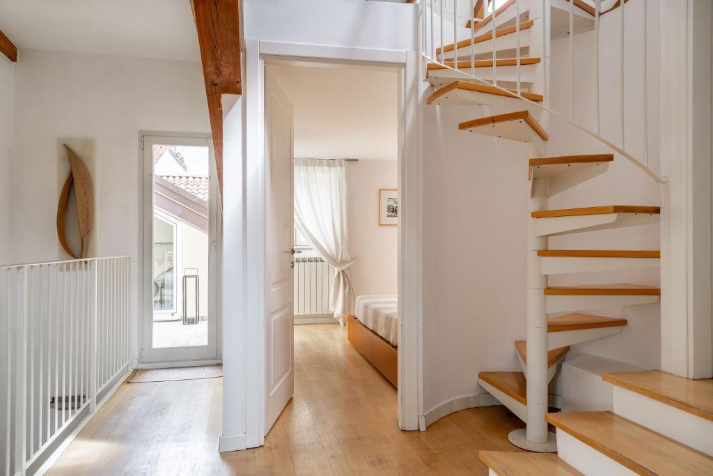 Fotografia z galérie ubytovania Luxury 350 Sq Mt flat with Terrace central Trieste v destinácii Trieste