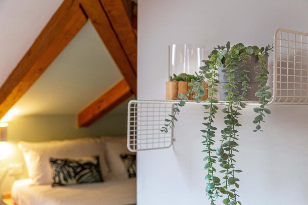 Posteľ alebo postele v izbe v ubytovaní Luxury 350 Sq Mt flat with Terrace central Trieste