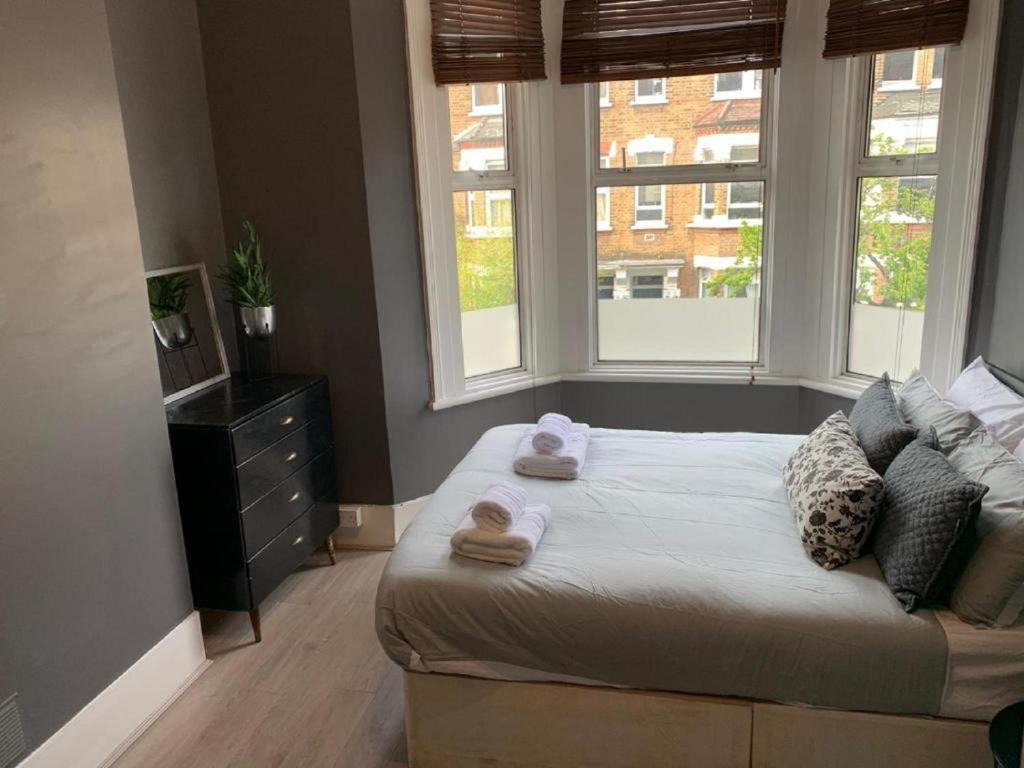 Homey Two Bed-Room Flat Near Portobello Market