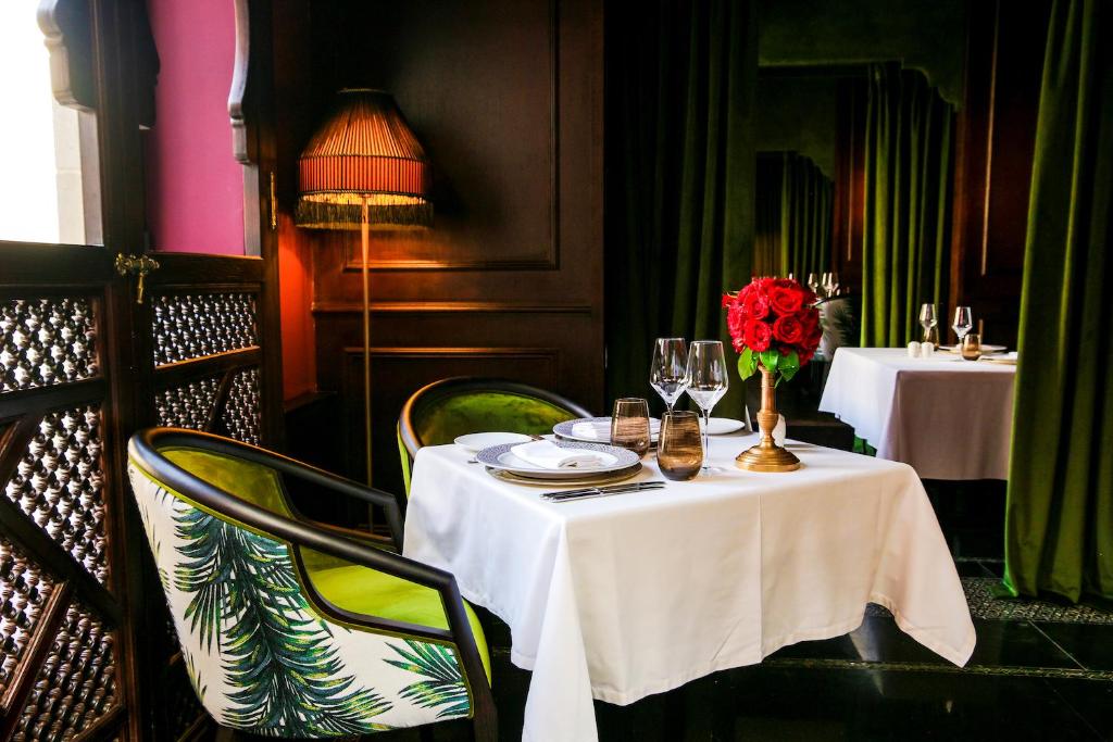 Posezení v ubytování Riad Fes - Relais & Châteaux