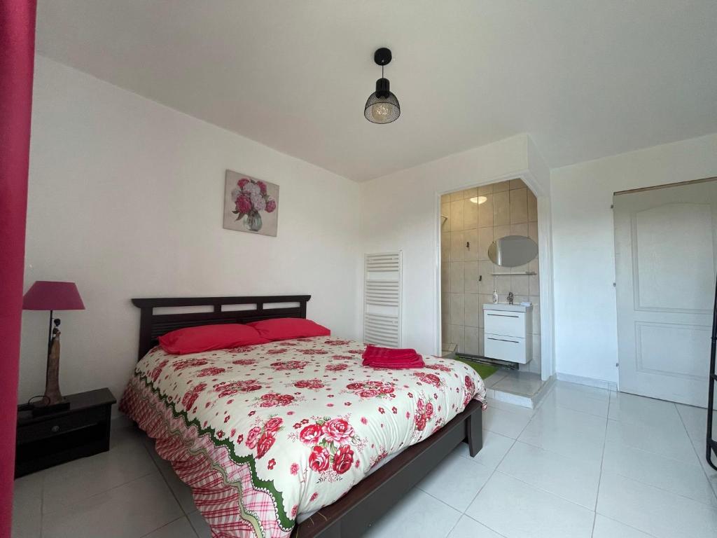 Postel nebo postele na pokoji v ubytování Chambre d'hôte