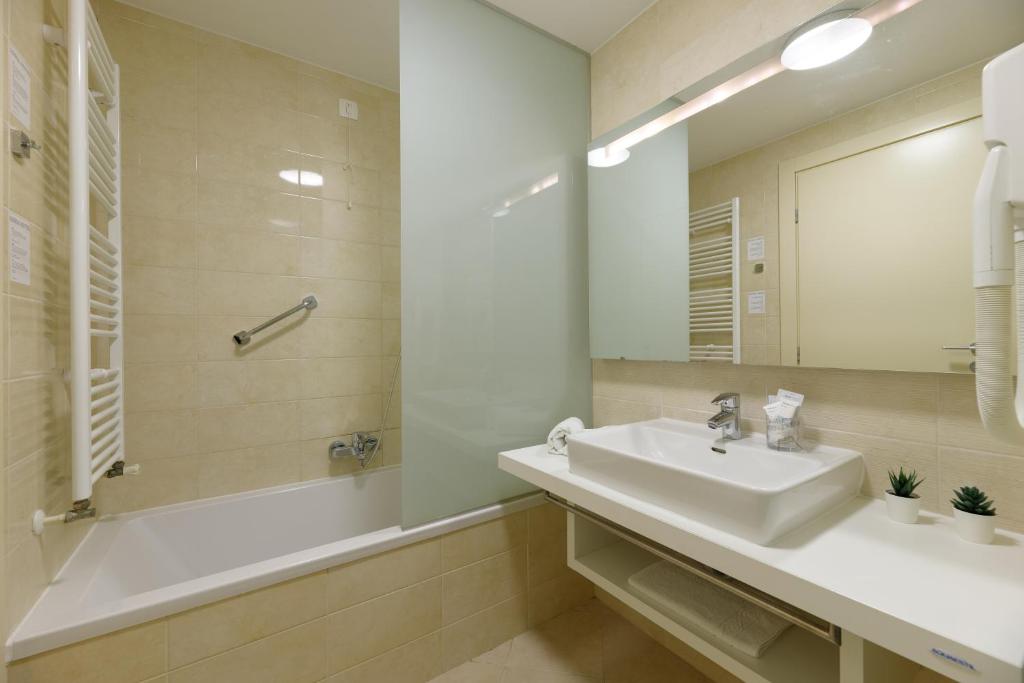 Koupelna v ubytování Family Hotel Adria - All inclusive