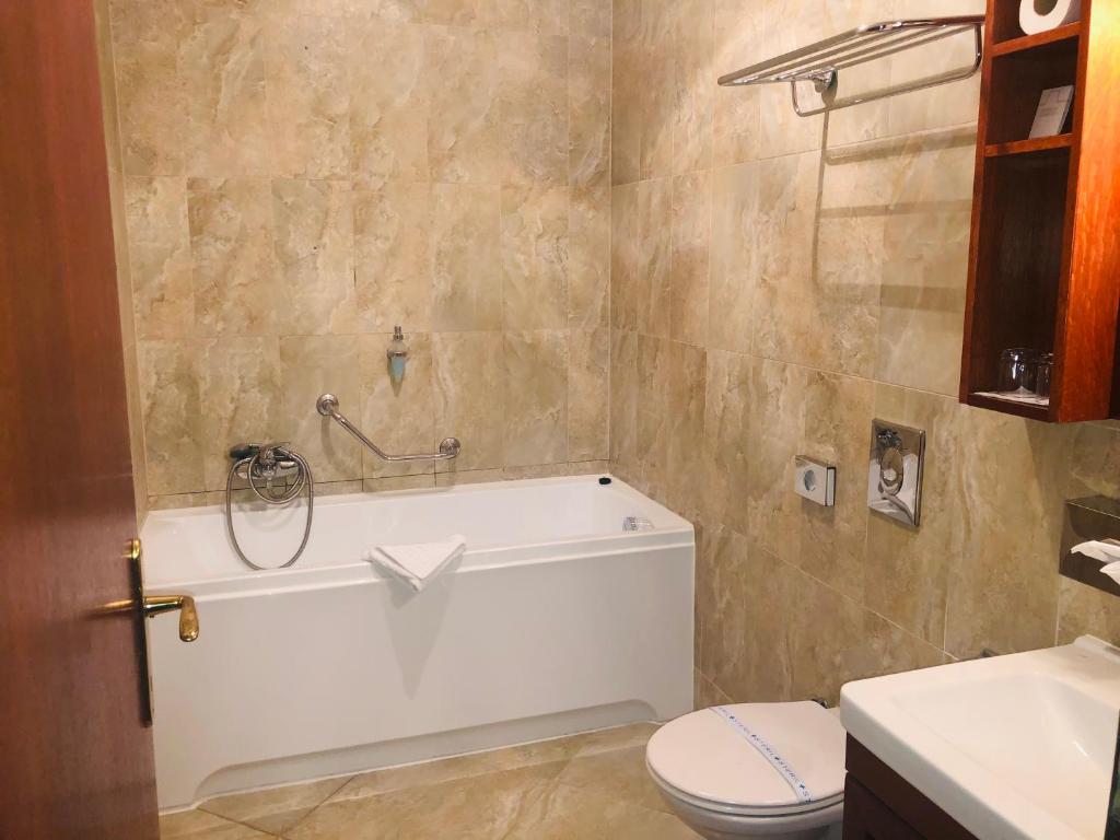 Hotel Ködmön - Resim 28