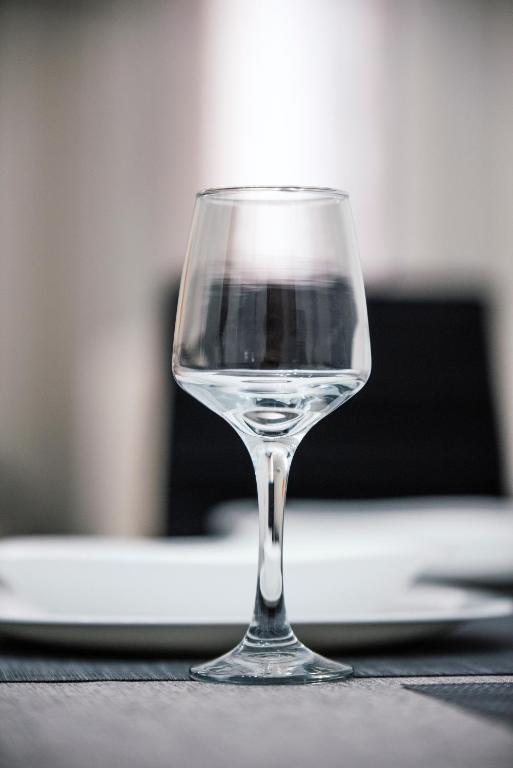 C3 Modern Spartan Apartment - 18