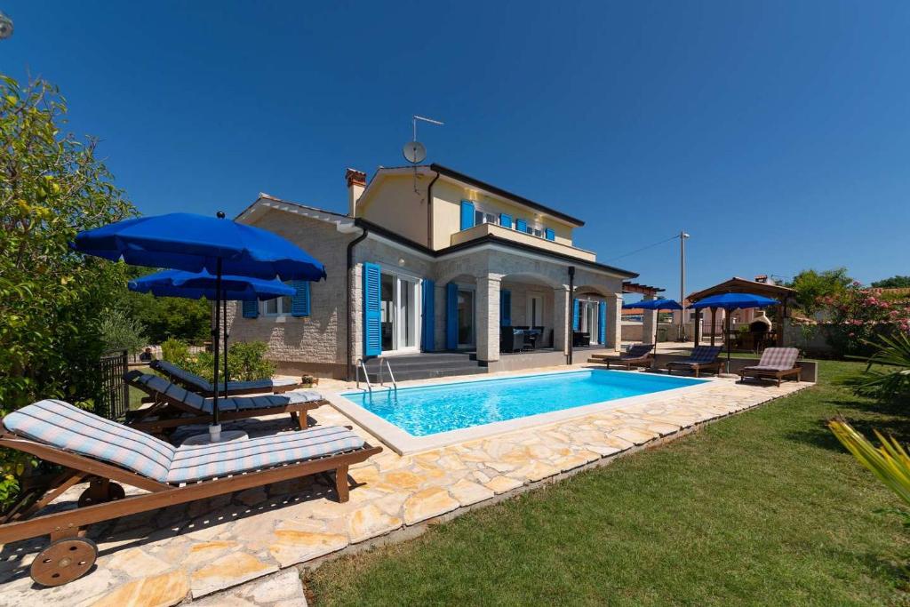 Villa Monika