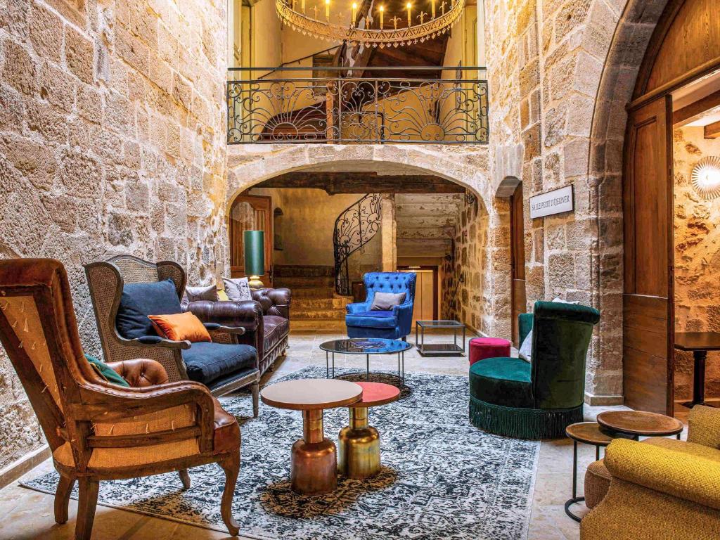 Posezení v ubytování Mercure Figeac Viguier du Roy