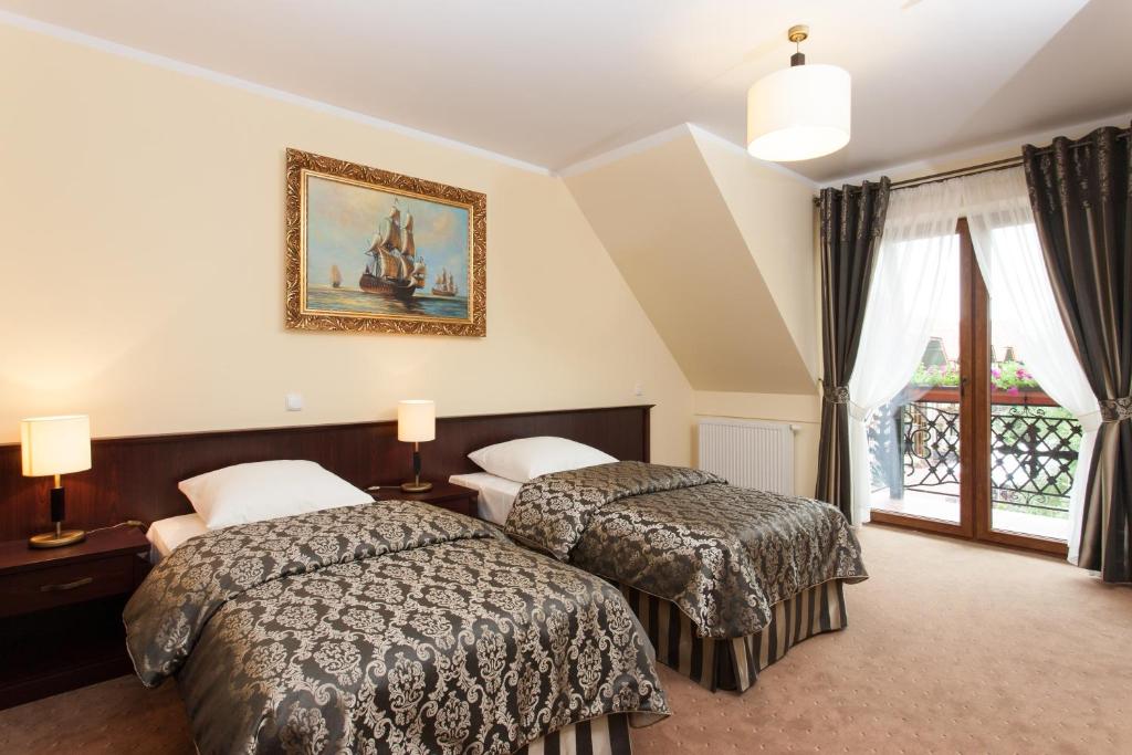Hotel Robert's Port - Standard Twin Room