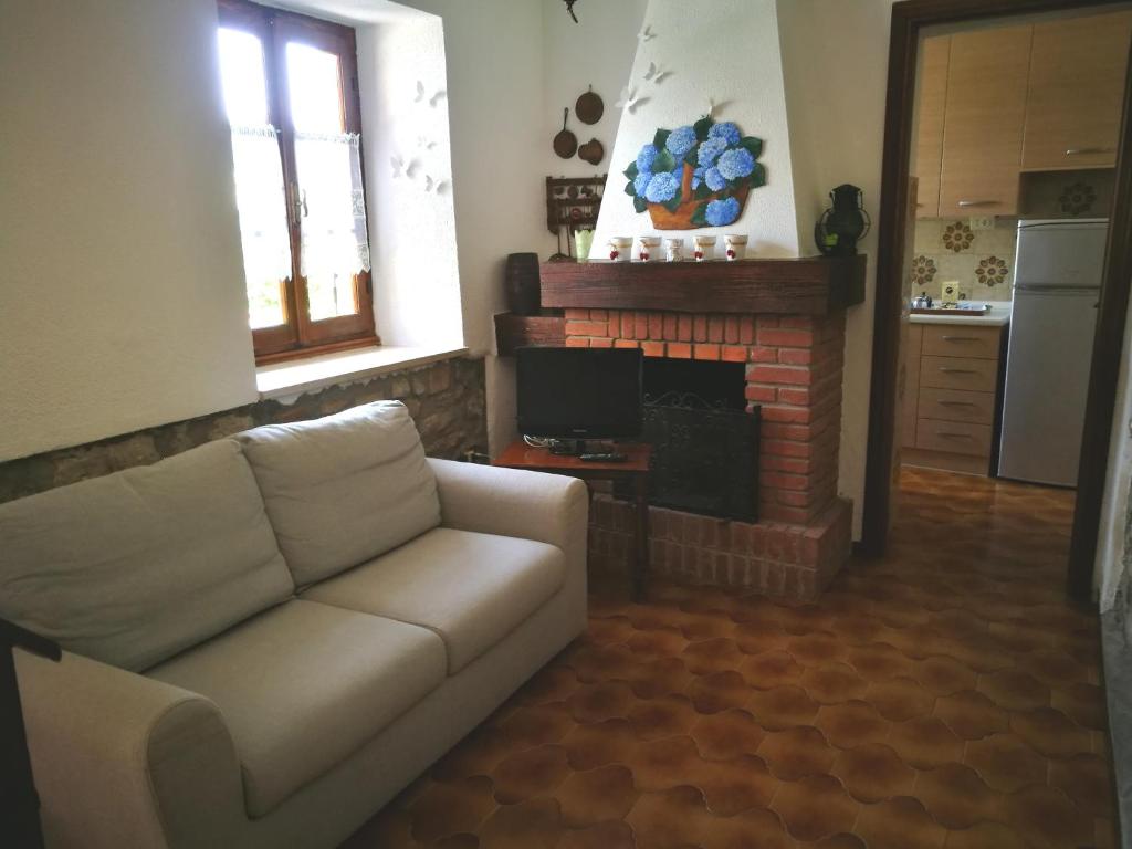 A kitchen or kitchenette at La Corte del Borgo