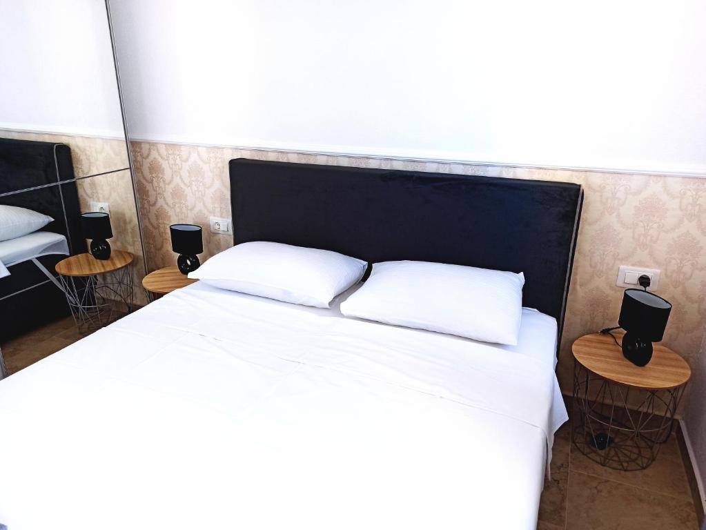 Almond Apartments - 11