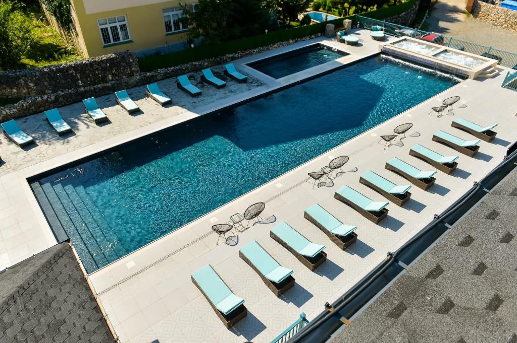 Bazén v ubytování Tskaltubo Epic Hotel & Spa nebo v jeho okolí